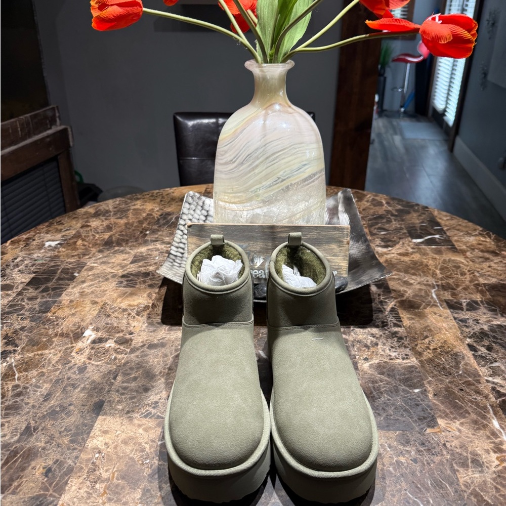 American Eagle Hangout Bootie- Olive Ankle Boots